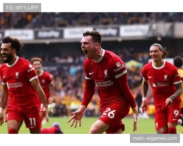 利物浦边后卫罗伯逊与阿诺德场均传中次数分别降至3.8次和4.2次，前插频次下降超40%